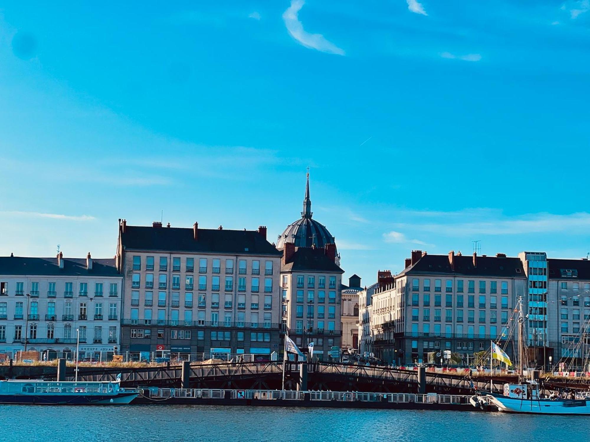 Toits Nantais - Cosy Avec Vue - Parking Gratuit Apartment *